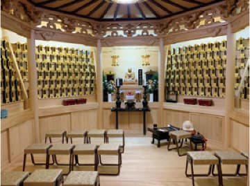 お寺が管理する納骨堂（永代供養と樹木葬・諏訪市）